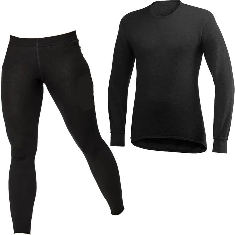Woolpower 200 paket över- och underdel, Black (crewneck)
